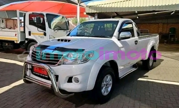 Buy Used Toyota Hilux White Car in Booysens in Gauteng Buy Used Toyota Hilux White Car in Booysens in Gauteng