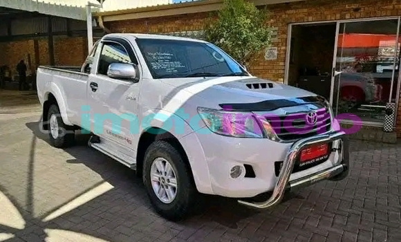 Buy Used Toyota Hilux White Car in Booysens in Gauteng Buy Used Toyota Hilux White Car in Booysens in Gauteng