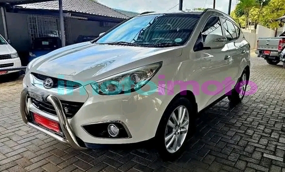 Buy Used Hyundai ix35 White Car in Emjindini in Mpumalanga Buy Used Hyundai ix35 White Car in Emjindini in Mpumalanga