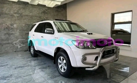 Buy Used Toyota Fortuner White Car in Boksburg in Gauteng Buy Used Toyota Fortuner White Car in Boksburg in Gauteng