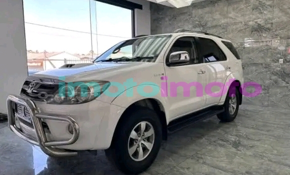 Buy Used Toyota Fortuner White Car in Boksburg in Gauteng Buy Used Toyota Fortuner White Car in Boksburg in Gauteng