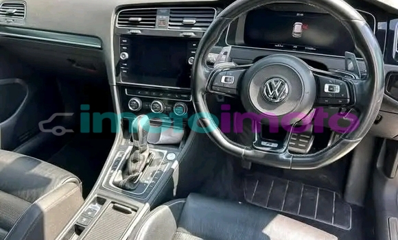 Buy Used Volkswagen Golf White Car in Boksburg in Gauteng Buy Used Volkswagen Golf White Car in Boksburg in Gauteng