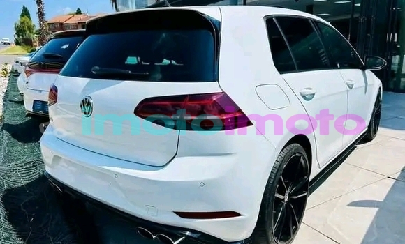 Buy Used Volkswagen Golf White Car in Boksburg in Gauteng Buy Used Volkswagen Golf White Car in Boksburg in Gauteng