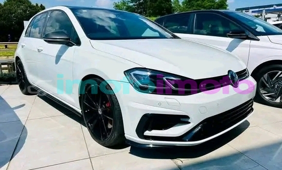 Buy Used Volkswagen Golf White Car in Boksburg in Gauteng Buy Used Volkswagen Golf White Car in Boksburg in Gauteng