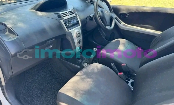 Buy Used Toyota Yaris White Car in Boksburg in Gauteng Buy Used Toyota Yaris White Car in Boksburg in Gauteng