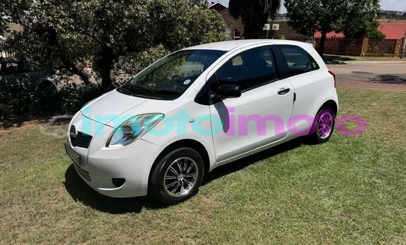 Buy Used Toyota Yaris White Car in Boksburg in Gauteng Buy Used Toyota Yaris White Car in Boksburg in Gauteng