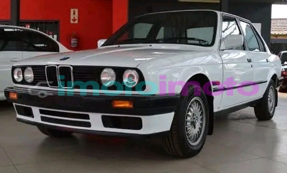 Buy Used BMW 315 White Car in Dainfern in Gauteng Buy Used BMW 315 White Car in Dainfern in Gauteng