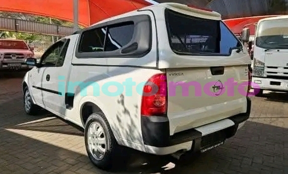 Buy Used Opel Corsa White Car in Boksburg in Gauteng Buy Used Opel Corsa White Car in Boksburg in Gauteng