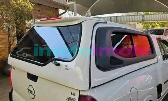 Buy Used Opel Corsa White Car in Duiwelskloof in Limpopo Buy Used Opel Corsa White Car in Duiwelskloof in Limpopo