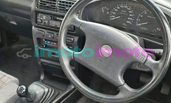 Buy Used Nissan Sentra Red Car in Bryanston in Gauteng Buy Used Nissan Sentra Red Car in Bryanston in Gauteng