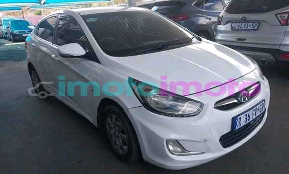 Buy Used Hyundai Accent White Car in Boksburg in Gauteng Buy Used Hyundai Accent White Car in Boksburg in Gauteng