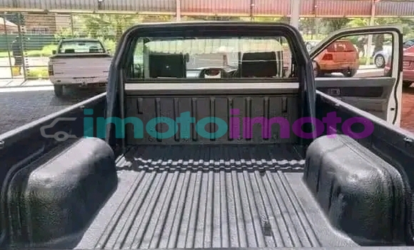 Buy Used Nissan NP 300 White Car in Boksburg in Gauteng Buy Used Nissan NP 300 White Car in Boksburg in Gauteng