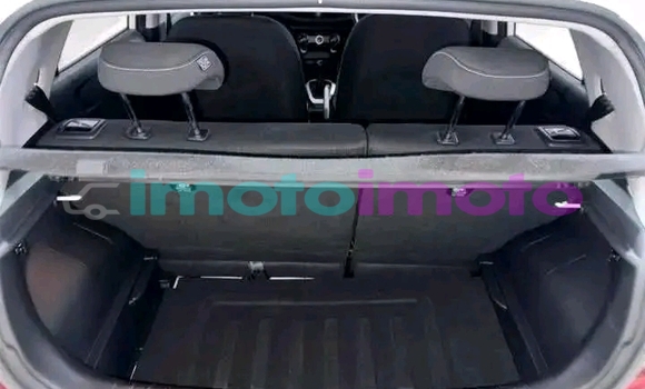 Buy Used Kia Picanto White Car in Benmore in Gauteng Buy Used Kia Picanto White Car in Benmore in Gauteng