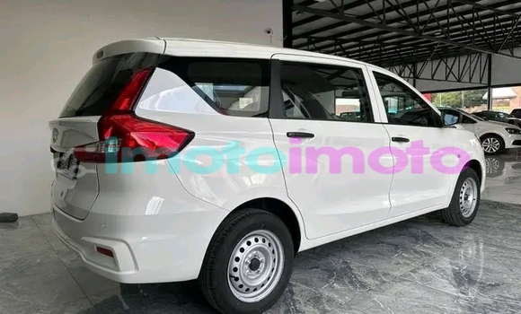 Buy Used Suzuki Ertiga White Car in Alrode in Gauteng Buy Used Suzuki Ertiga White Car in Alrode in Gauteng