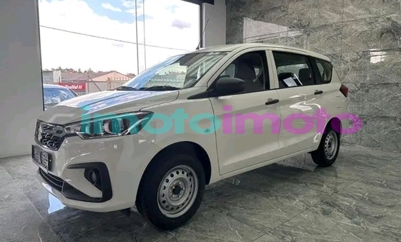 Buy Used Suzuki Ertiga White Car in Alrode in Gauteng Buy Used Suzuki Ertiga White Car in Alrode in Gauteng