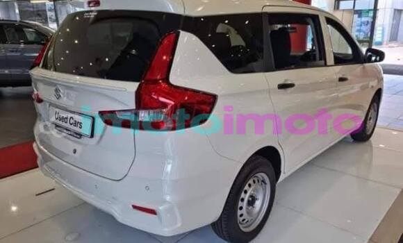 Buy Used Suzuki Ertiga White Car in Johannesburg in Gauteng Buy Used Suzuki Ertiga White Car in Johannesburg in Gauteng