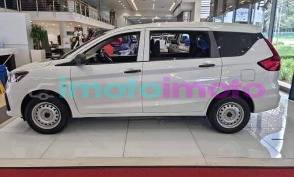 Buy Used Suzuki Ertiga White Car in Johannesburg in Gauteng Buy Used Suzuki Ertiga White Car in Johannesburg in Gauteng