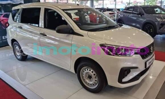 Buy Used Suzuki Ertiga White Car in Johannesburg in Gauteng Buy Used Suzuki Ertiga White Car in Johannesburg in Gauteng