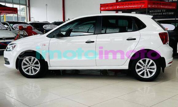 Buy Used Volkswagen Polo White Car in Booysens in Gauteng Buy Used Volkswagen Polo White Car in Booysens in Gauteng