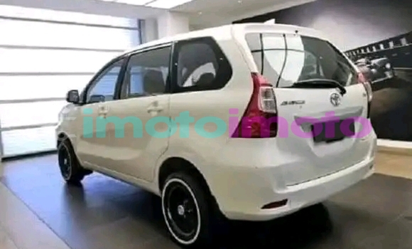 Buy Used Toyota Avanza White Car in Ellisras in Limpopo Buy Used Toyota Avanza White Car in Ellisras in Limpopo
