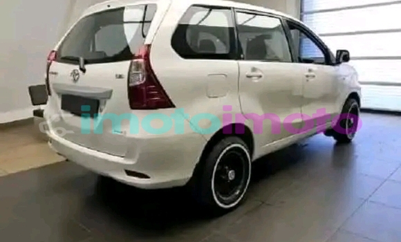 Buy Used Toyota Avanza White Car in Ellisras in Limpopo Buy Used Toyota Avanza White Car in Ellisras in Limpopo