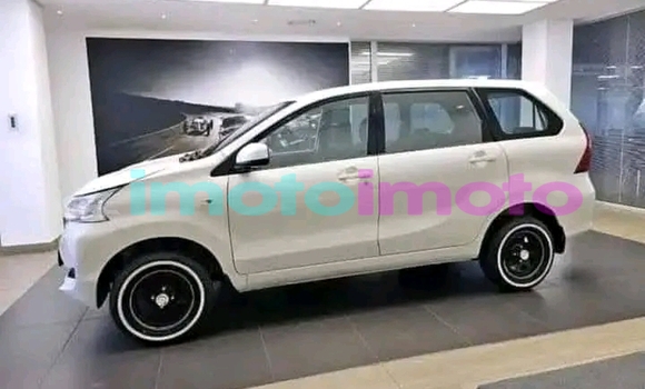 Buy Used Toyota Avanza White Car in Ellisras in Limpopo Buy Used Toyota Avanza White Car in Ellisras in Limpopo