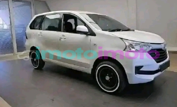Buy Used Toyota Avanza White Car in Ellisras in Limpopo Buy Used Toyota Avanza White Car in Ellisras in Limpopo