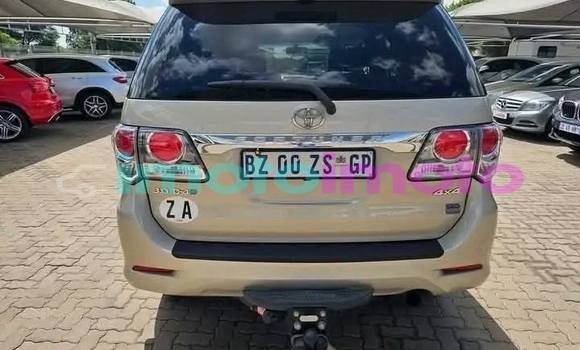 Buy Used Toyota Fortuner White Car in Embalenhle in Mpumalanga Buy Used Toyota Fortuner White Car in Embalenhle in Mpumalanga