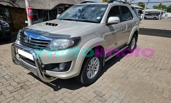 Buy Used Toyota Fortuner White Car in Embalenhle in Mpumalanga Buy Used Toyota Fortuner White Car in Embalenhle in Mpumalanga