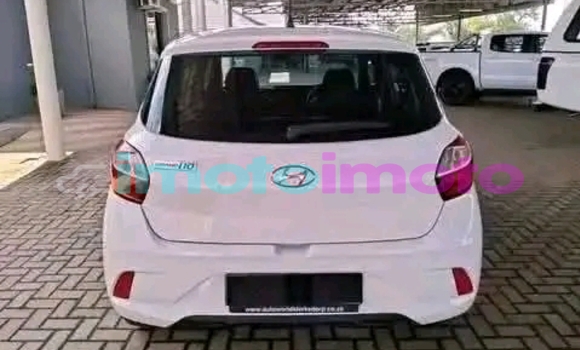 Buy Used Hyundai i10 White Car in Boksburg in Gauteng Buy Used Hyundai i10 White Car in Boksburg in Gauteng