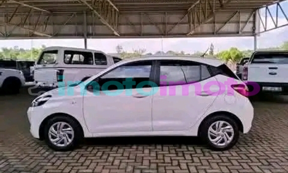 Buy Used Hyundai i10 White Car in Boksburg in Gauteng Buy Used Hyundai i10 White Car in Boksburg in Gauteng