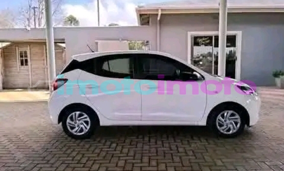 Buy Used Hyundai i10 White Car in Boksburg in Gauteng Buy Used Hyundai i10 White Car in Boksburg in Gauteng