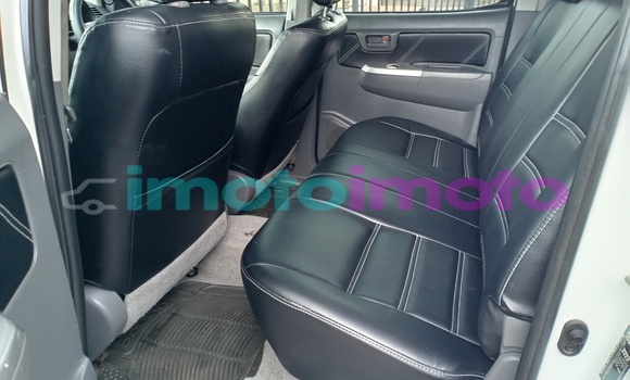 Buy Used Toyota Hilux White Truck in Johannesburg in Gauteng Buy Used Toyota Hilux White Truck in Johannesburg in Gauteng