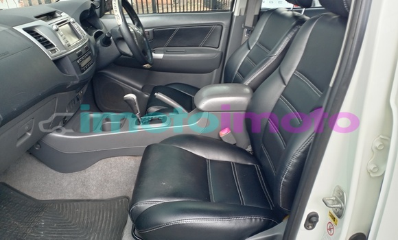 Buy Used Toyota Hilux White Truck in Johannesburg in Gauteng Buy Used Toyota Hilux White Truck in Johannesburg in Gauteng