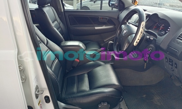 Buy Used Toyota Hilux White Truck in Johannesburg in Gauteng Buy Used Toyota Hilux White Truck in Johannesburg in Gauteng