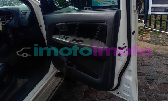 Buy Used Toyota Hilux White Truck in Johannesburg in Gauteng Buy Used Toyota Hilux White Truck in Johannesburg in Gauteng
