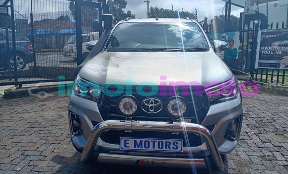 Buy Used Toyota Hilux Silver Truck in Johannesburg in Gauteng Buy Used Toyota Hilux Silver Truck in Johannesburg in Gauteng