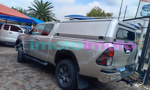 Buy Used Toyota Hilux Silver Truck in Johannesburg in Gauteng Buy Used Toyota Hilux Silver Truck in Johannesburg in Gauteng