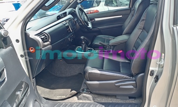 Buy Used Toyota Hilux Silver Truck in Johannesburg in Gauteng Buy Used Toyota Hilux Silver Truck in Johannesburg in Gauteng