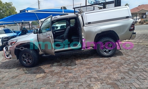 Buy Used Toyota Hilux Silver Truck in Johannesburg in Gauteng Buy Used Toyota Hilux Silver Truck in Johannesburg in Gauteng