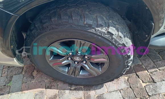 Buy Used Toyota Hilux Silver Truck in Johannesburg in Gauteng Buy Used Toyota Hilux Silver Truck in Johannesburg in Gauteng