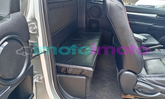 Buy Used Toyota Hilux Silver Truck in Johannesburg in Gauteng Buy Used Toyota Hilux Silver Truck in Johannesburg in Gauteng