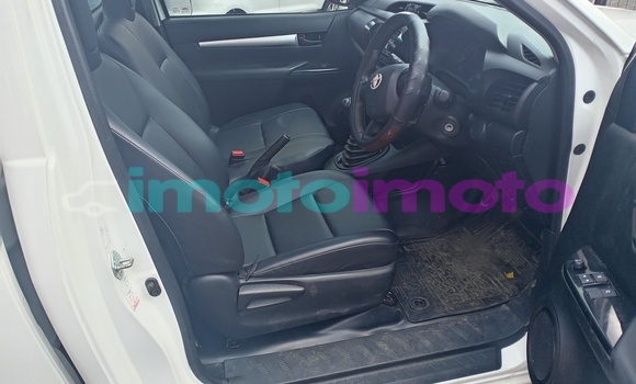 Buy Used Toyota Hilux White Truck in Johannesburg in Gauteng Buy Used Toyota Hilux White Truck in Johannesburg in Gauteng