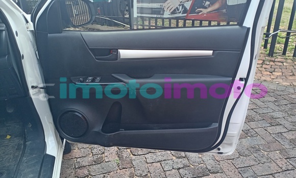 Buy Used Toyota Hilux White Truck in Johannesburg in Gauteng Buy Used Toyota Hilux White Truck in Johannesburg in Gauteng