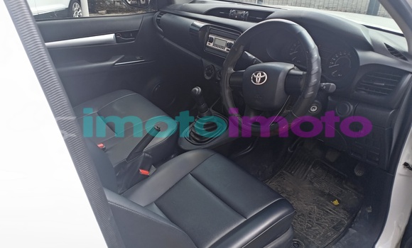 Buy Used Toyota Hilux White Truck in Johannesburg in Gauteng Buy Used Toyota Hilux White Truck in Johannesburg in Gauteng