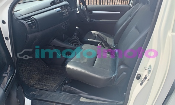 Buy Used Toyota Hilux White Truck in Johannesburg in Gauteng Buy Used Toyota Hilux White Truck in Johannesburg in Gauteng