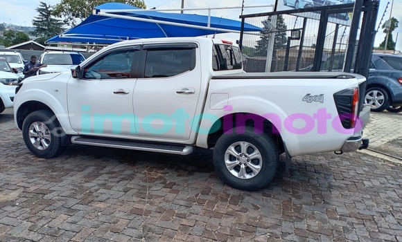 Buy Used Nissan Navara White Car in Johannesburg in Gauteng Buy Used Nissan Navara White Car in Johannesburg in Gauteng
