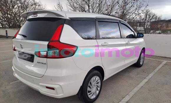 Buy Used Suzuki Ertiga White Car in Johannesburg in Gauteng Buy Used Suzuki Ertiga White Car in Johannesburg in Gauteng