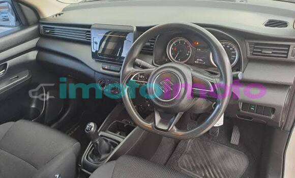 Buy Used Suzuki Ertiga White Car in Johannesburg in Gauteng Buy Used Suzuki Ertiga White Car in Johannesburg in Gauteng