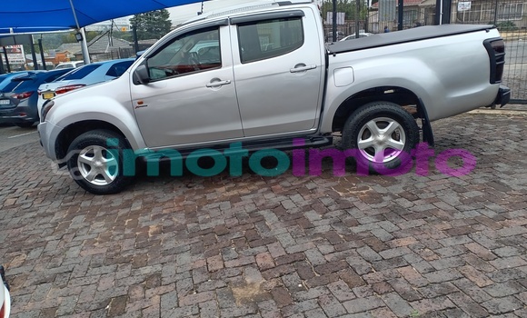 Buy Used Isuzu Kb 250 Silver Car in Johannesburg in Gauteng Buy Used Isuzu Kb 250 Silver Car in Johannesburg in Gauteng